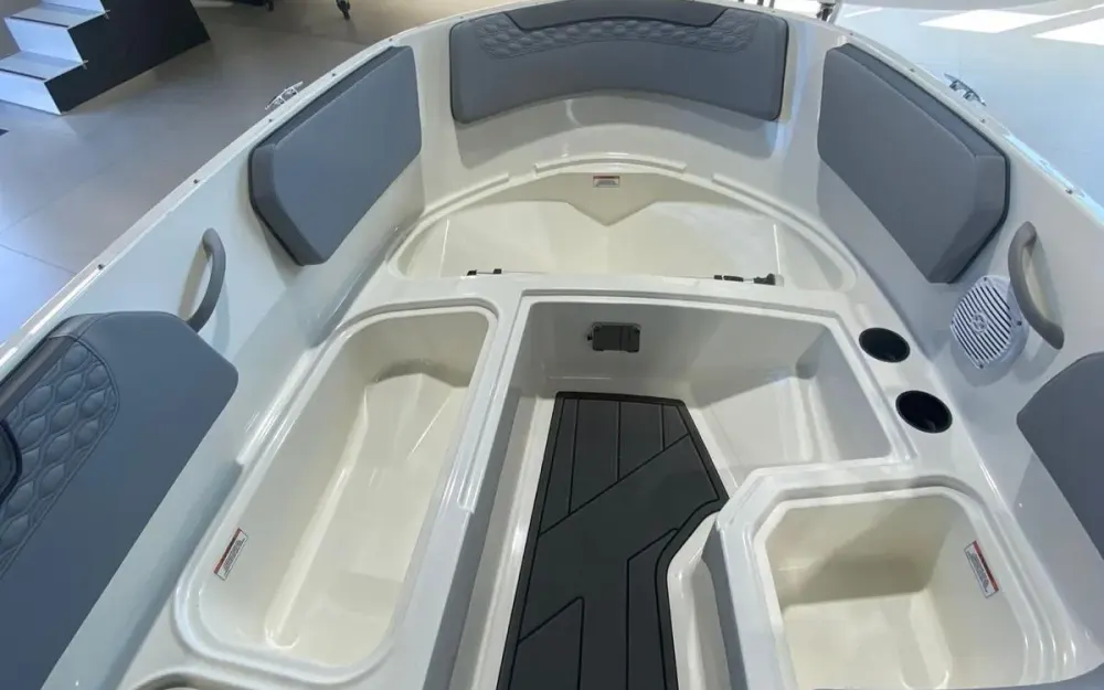 slider 13 Bayliner Element M15