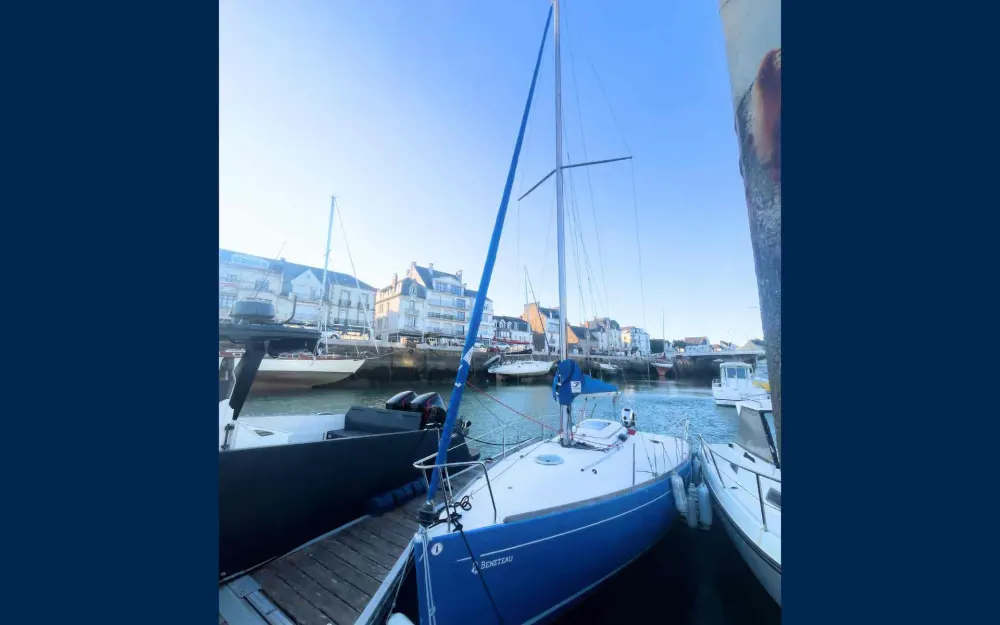 slider 0 Beneteau First 210