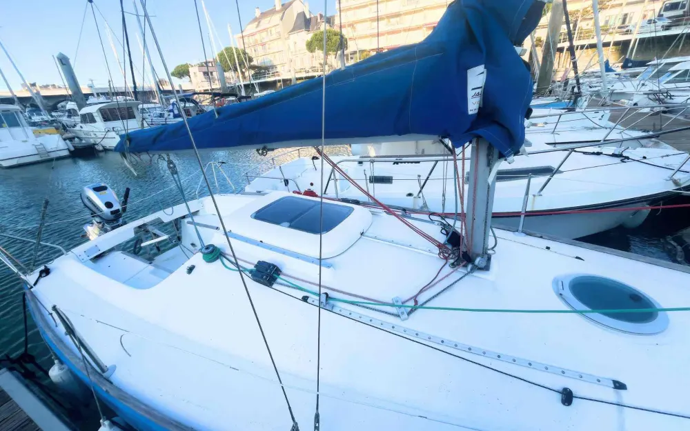 slider 1 Beneteau First 210