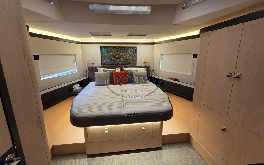 slider 12 Beneteau Oceanis Yacht 62