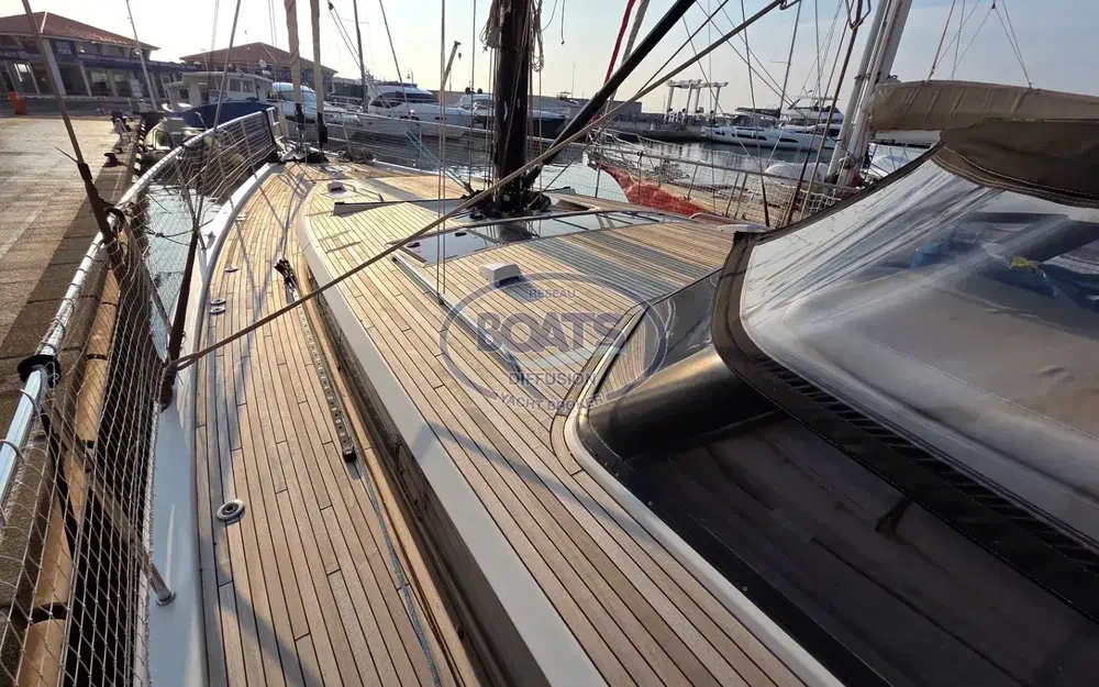 slider 2 Beneteau Oceanis Yacht 62