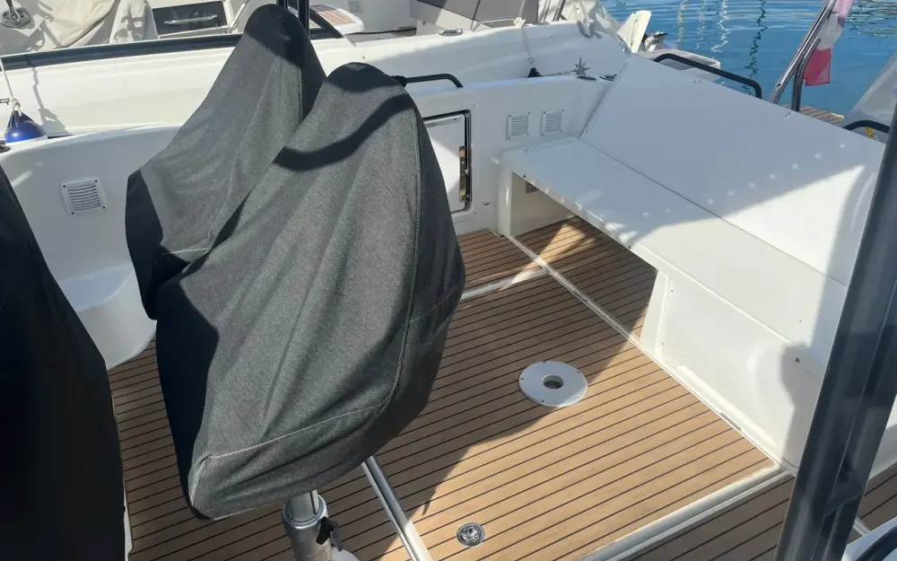 slider 3 Beneteau Flyer 8 SUNdeck