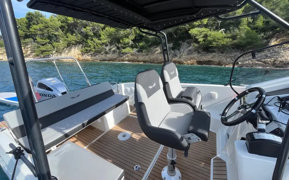 slider 5 Beneteau Flyer 8 SUNdeck
