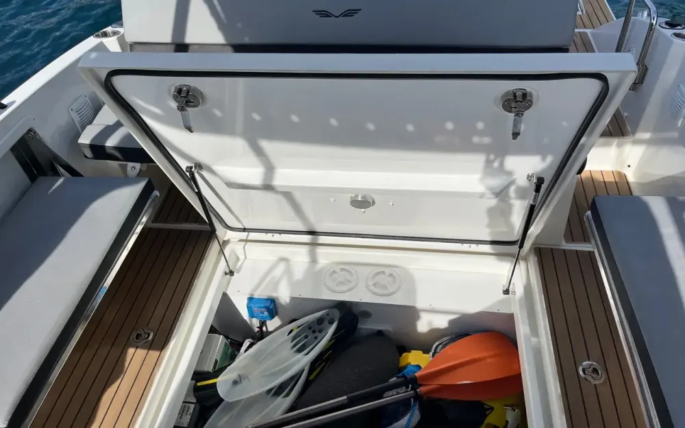 slider 7 Beneteau Flyer 8 SUNdeck