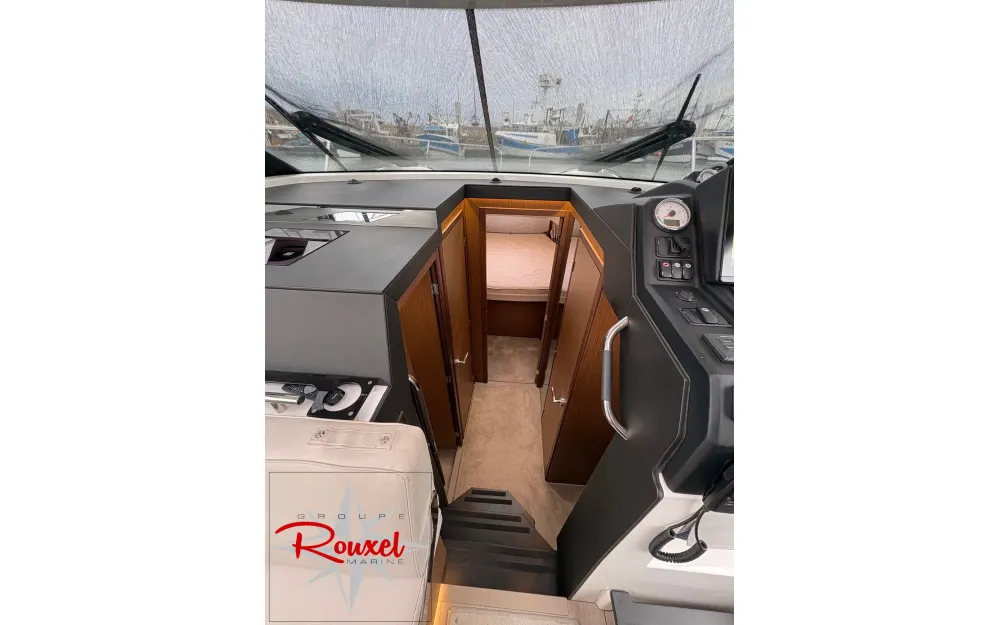 slider 10 Jeanneau NC 37