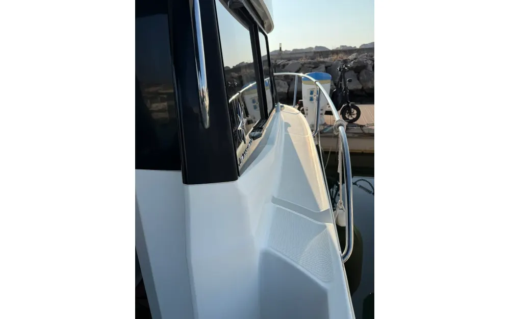 slider 10 Jeanneau Merry Fisher 605