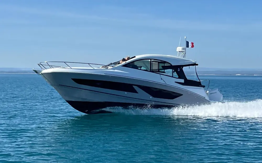 slider 0 Beneteau Gran Turismo 32