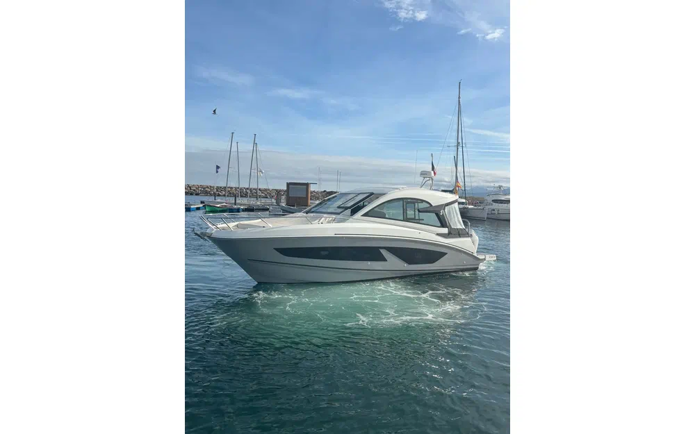 slider 16 Beneteau Gran Turismo 32