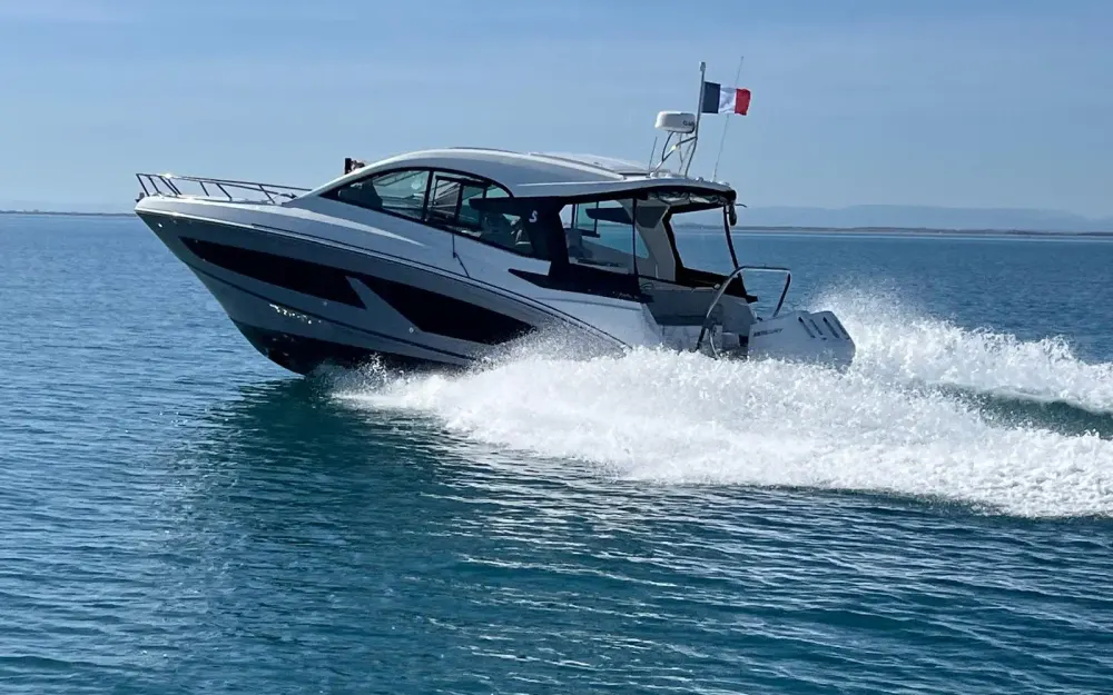 slider 1 Beneteau Gran Turismo 32
