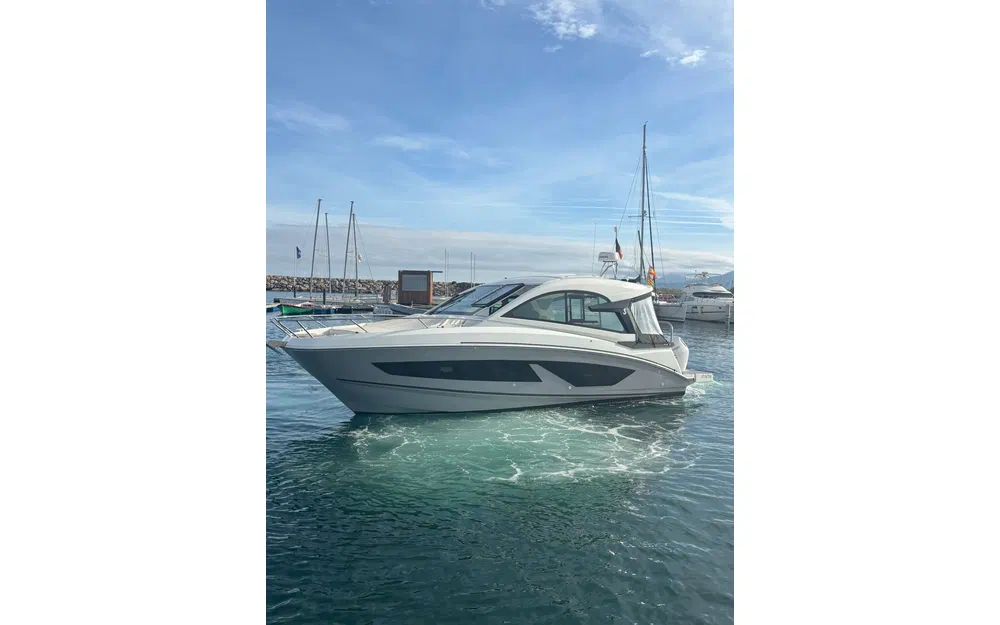 slider 19 Beneteau Gran Turismo 32