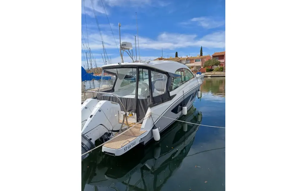 slider 2 Beneteau Gran Turismo 32