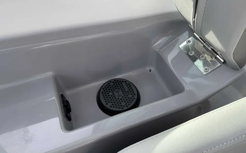 slider 8 Beneteau Gran Turismo 32