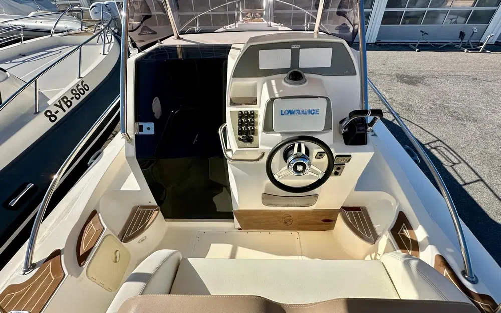 slider 9 Capelli Tempest 1000