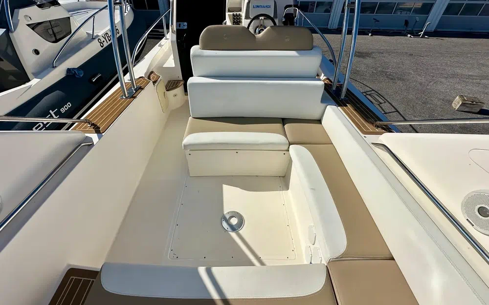 slider 1 Capelli Tempest 1000