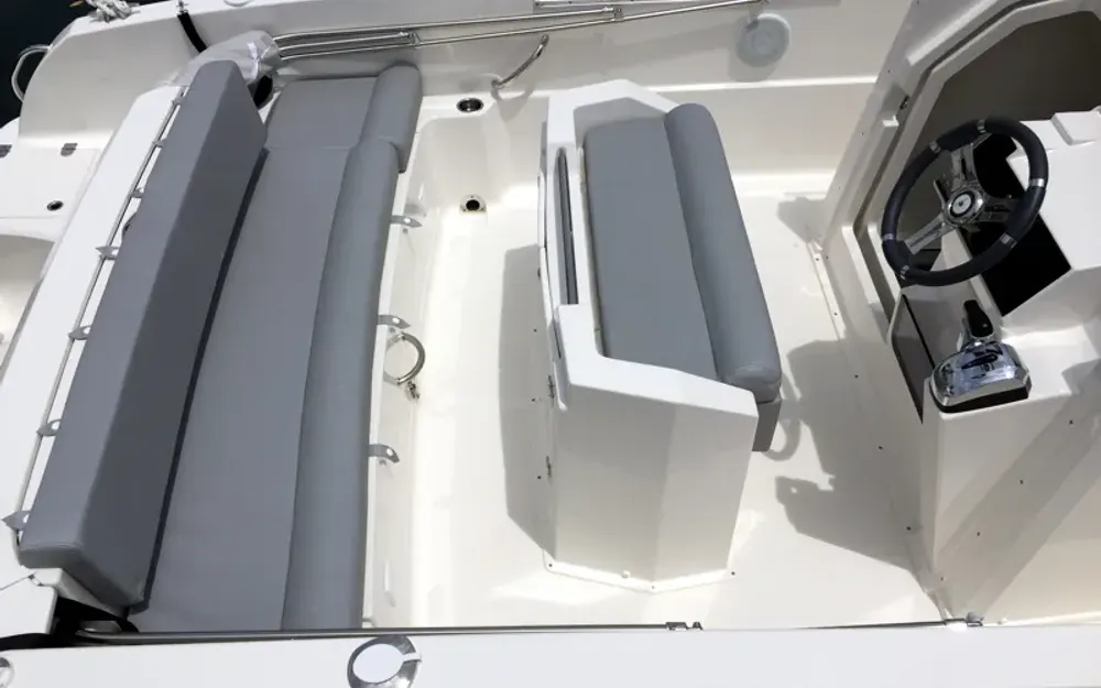 slider 6 Pacific Craft  670