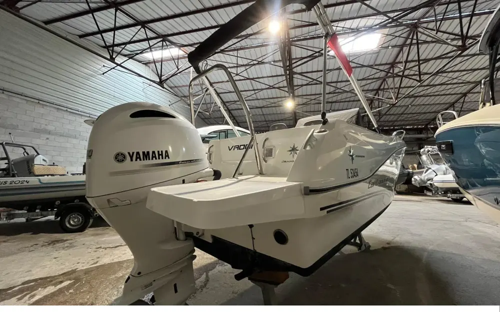 slider 13 Jeanneau Cap Camarat 6.5 BR