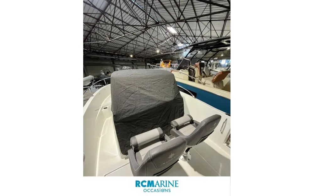 slider 7 Jeanneau Cap Camarat 6.5 BR