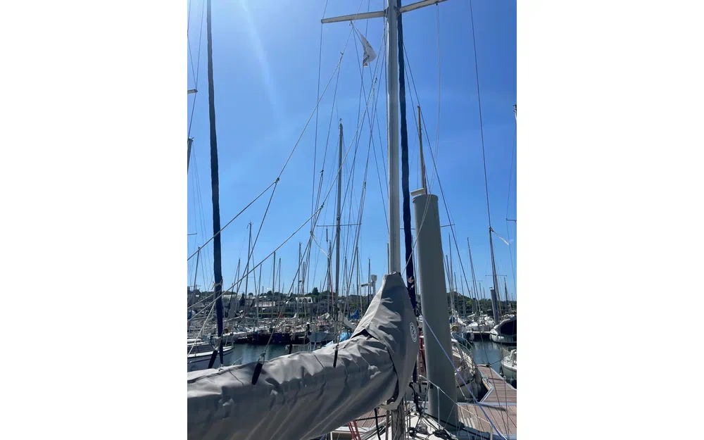 slider 10 Jeanneau Fantasia