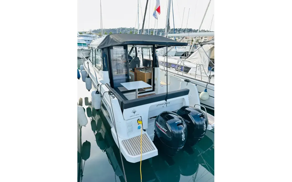 slider 0 Jeanneau Merry Fisher 895