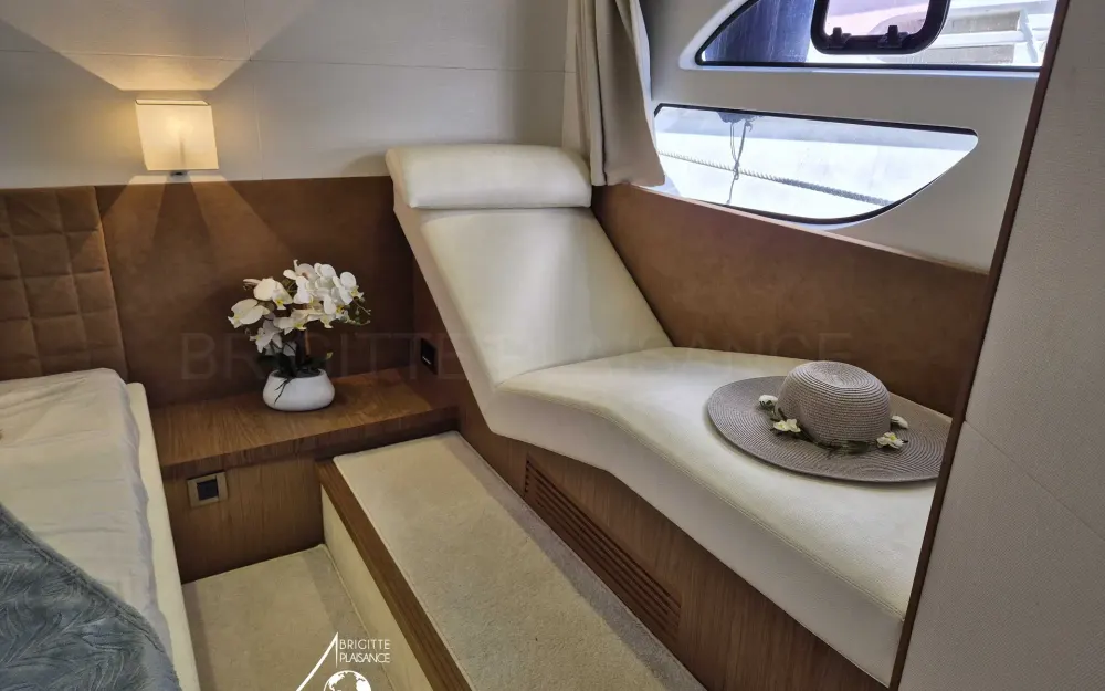 slider 11 Beneteau Gran Turismo 49 Fly