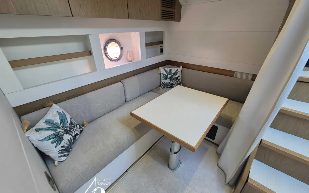 slider 12 Beneteau Gran Turismo 49 Fly