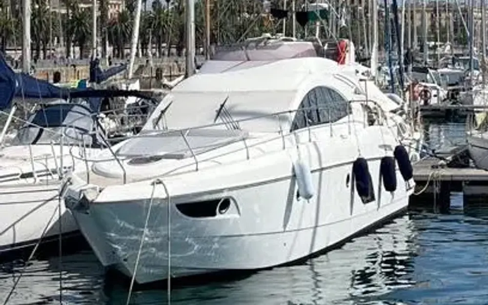 slider 1 Beneteau Gran Turismo 49 Fly