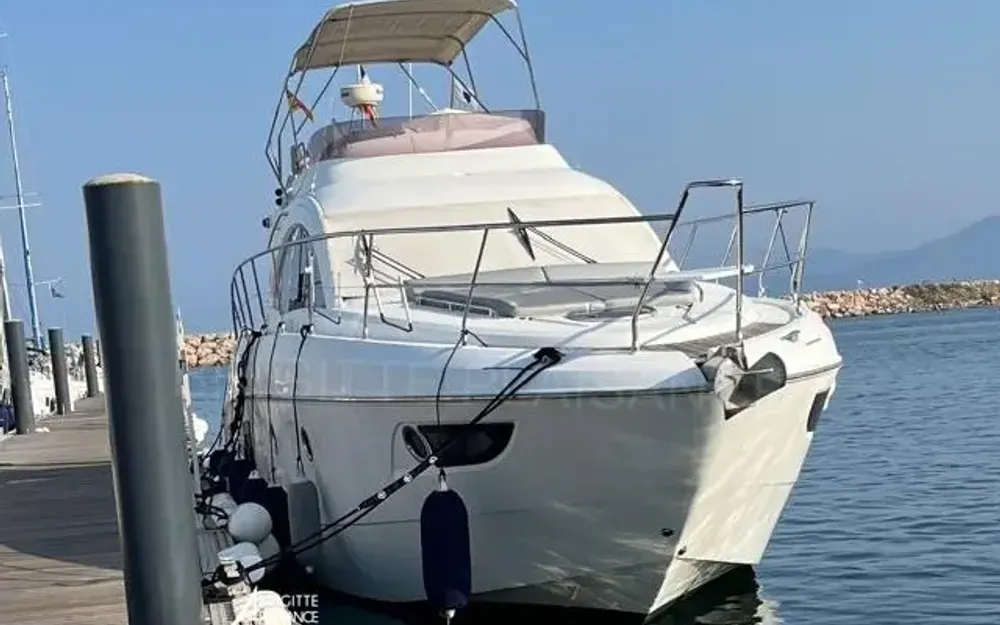 slider 2 Beneteau Gran Turismo 49 Fly