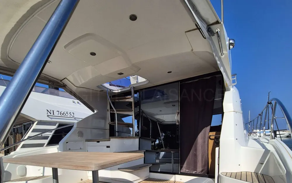 slider 6 Beneteau Gran Turismo 49 Fly