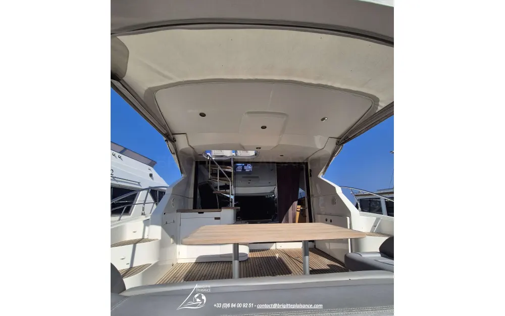 slider 7 Beneteau Gran Turismo 49 Fly