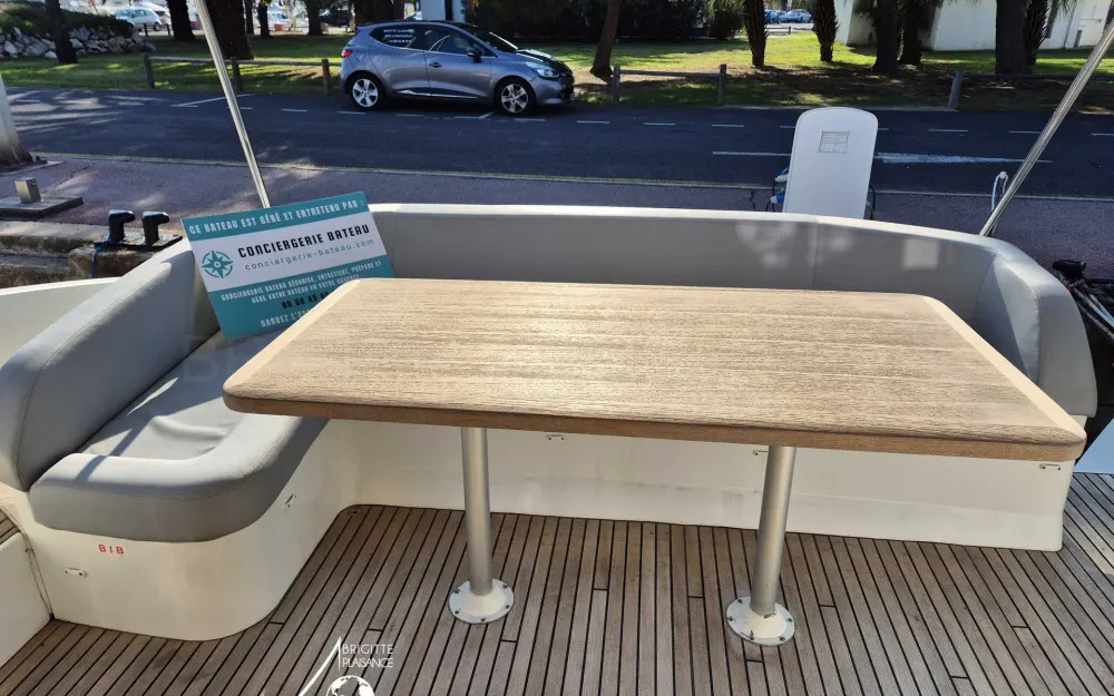 slider 8 Beneteau Gran Turismo 49 Fly