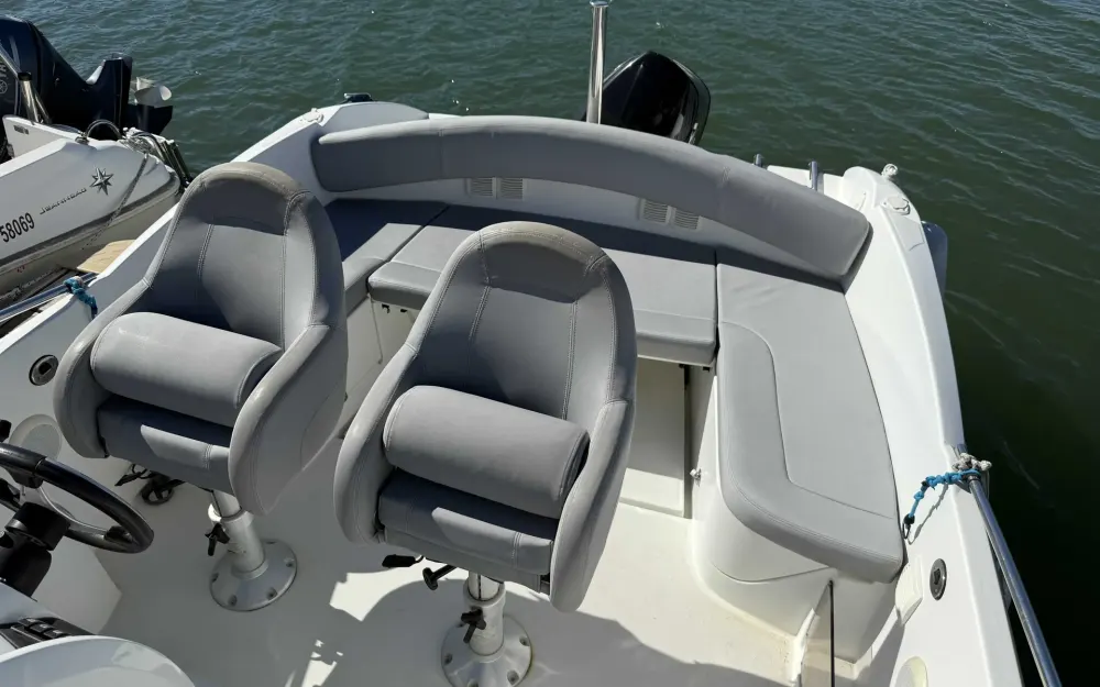 slider 8 BENETEAU Flyer 650 Sundeck