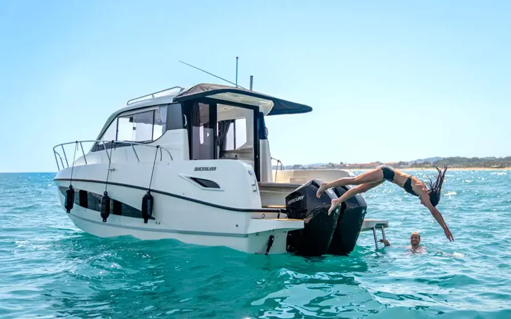slider 2 Quicksilver Activ 905 Weekend