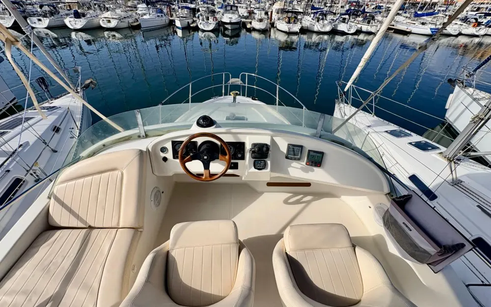 slider 5 Jeanneau Prestige 32 Fly