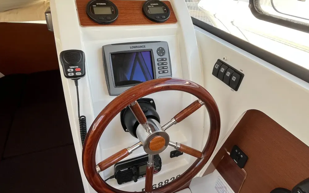 slider 6 Jeanneau Merry Fisher 645