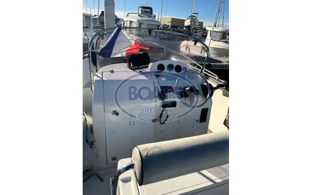 slider 9 Pacific Craft  630 Open
