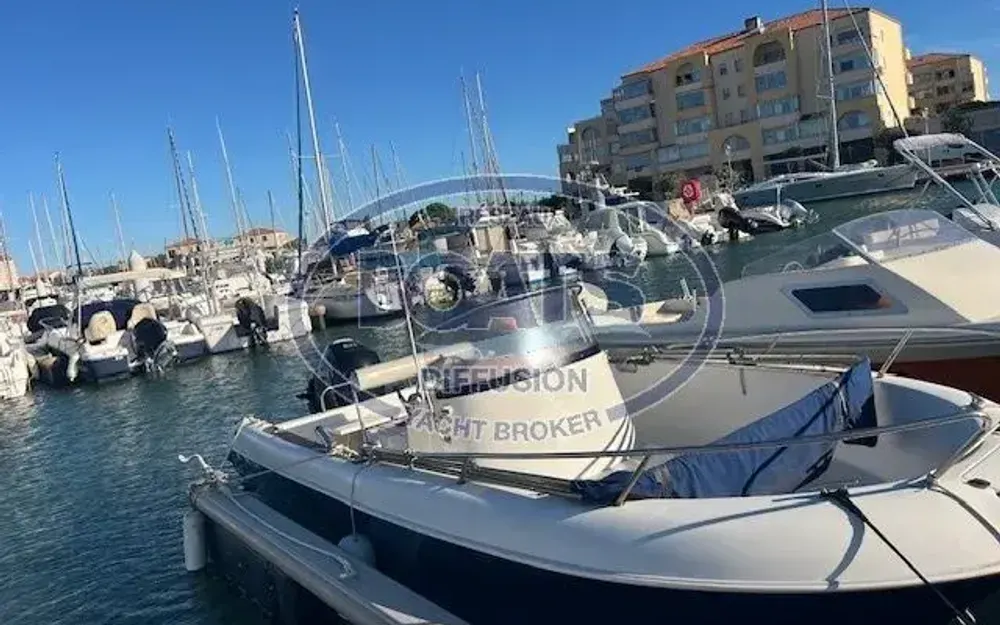 slider 8 Pacific Craft  630 Open