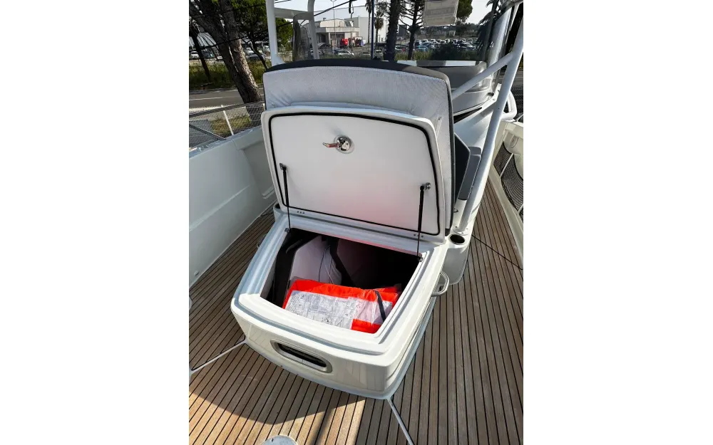 slider 11 Jeanneau Cap Camarat 9.0 CC