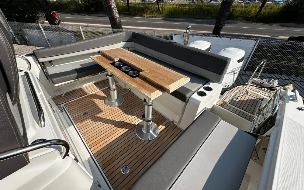slider 7 Jeanneau Cap Camarat 9.0 CC