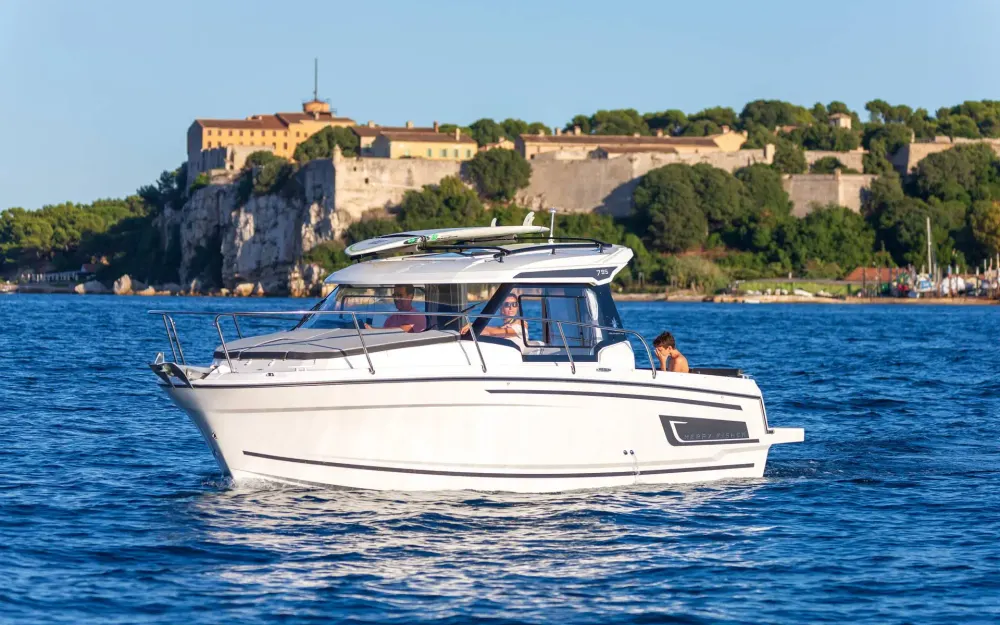 slider 3 JEANNEAU MERRY FISHER 795 SERIE 2