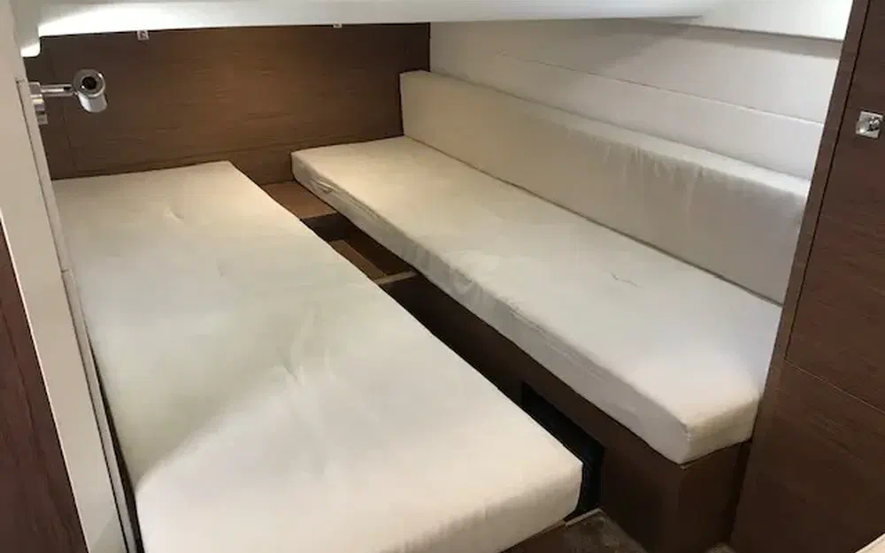 slider 13 Jeanneau Leader 36