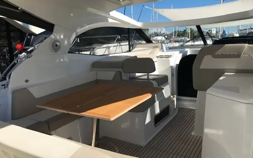 slider 4 Jeanneau Leader 36