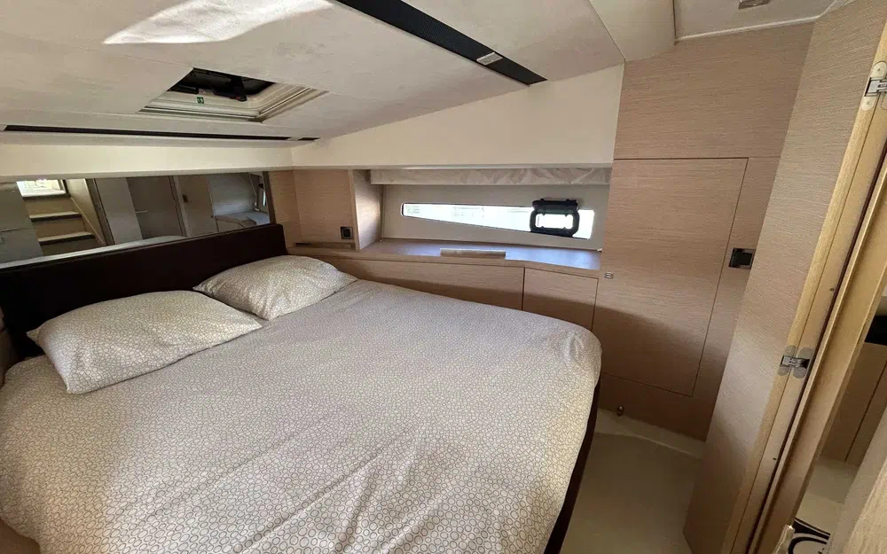 slider 11 Prestige Yachts 420 Fly