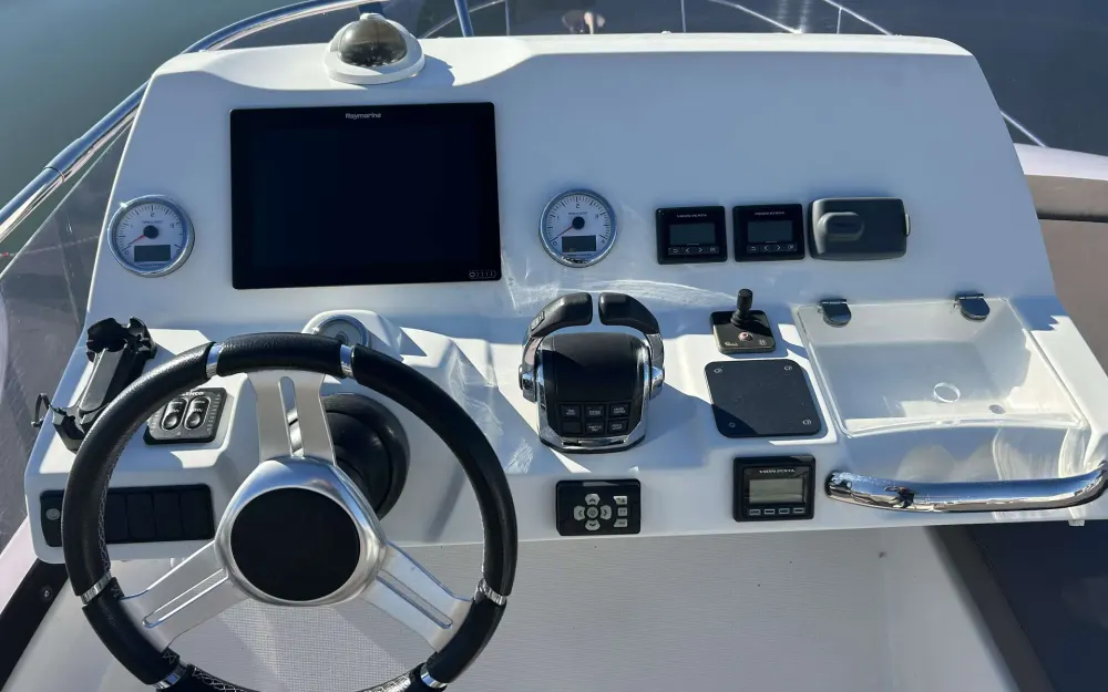 slider 17 Jeanneau Prestige 420 Fly