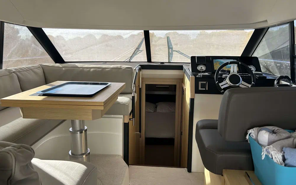 slider 8 Prestige Yachts Prestige 420 Fly