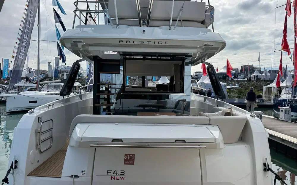 slider 2 Prestige Yachts F4.3