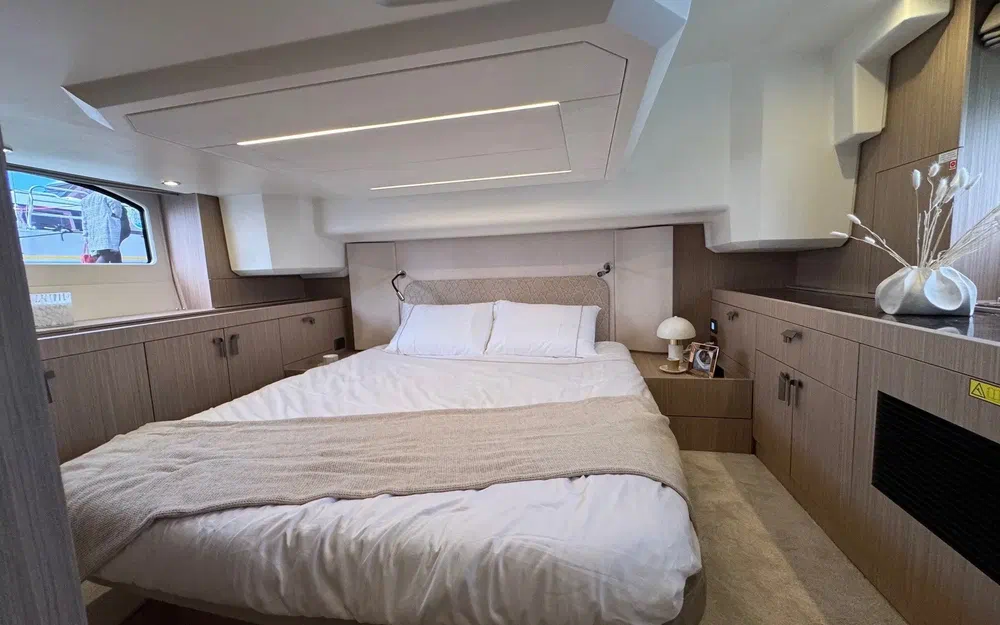 slider 7 Prestige Yachts F4.3