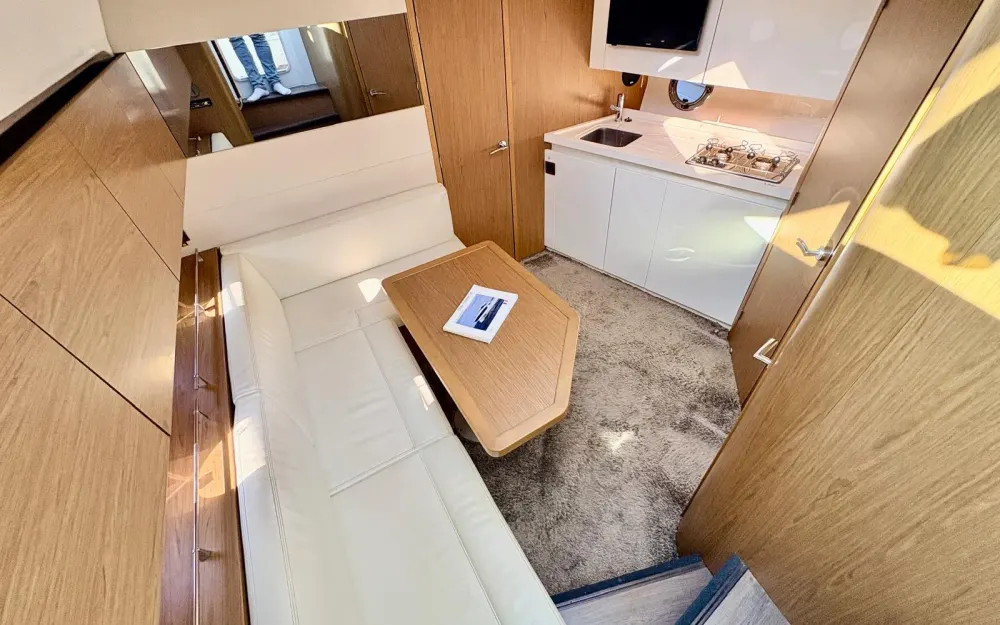 slider 19 Beneteau Gran Turismo 38