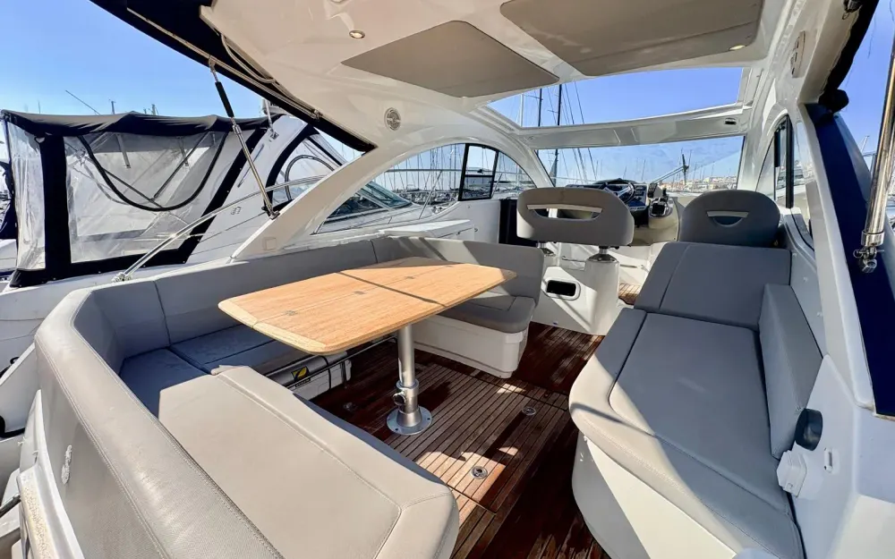 slider 5 Beneteau Gran Turismo 38