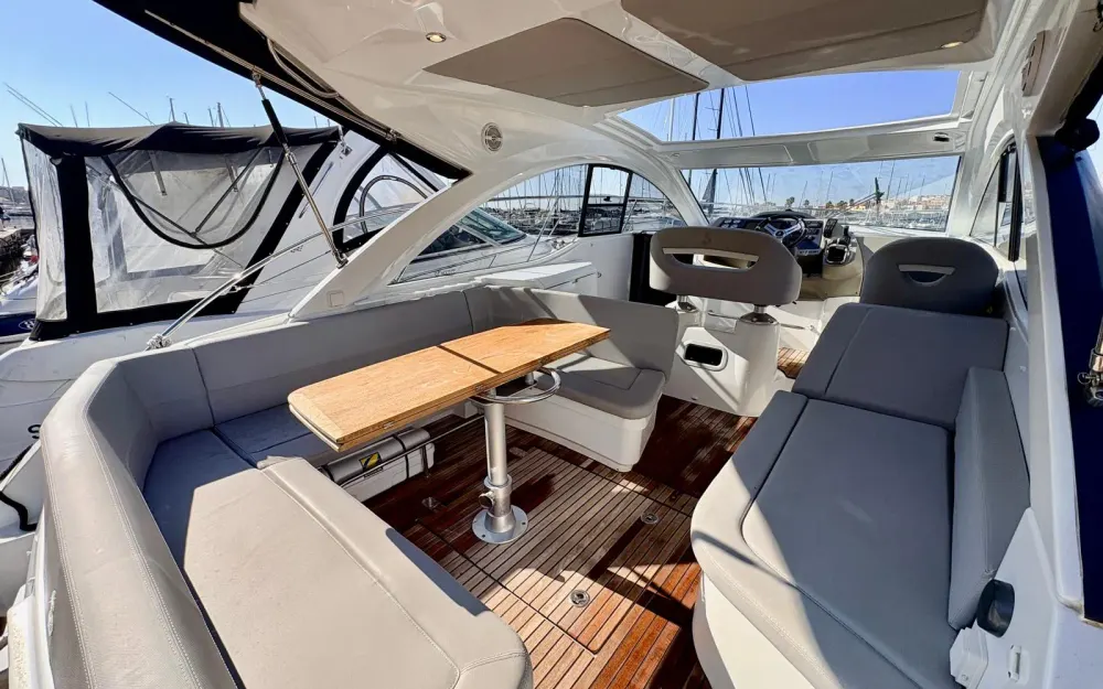 slider 4 Beneteau Gran Turismo 38