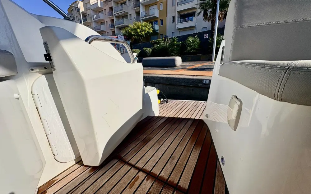 slider 3 Beneteau Gran Turismo 38